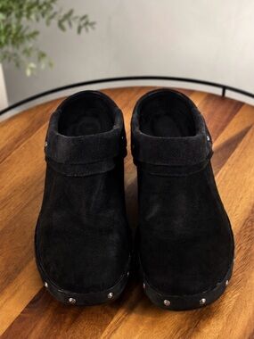 * Merrell Black Suede Performance Footwear Clogs With Studded Details Womens